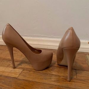 STEVE MADDEN NUDE STILETTO HEEL